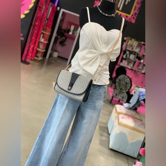 ❌SOLD❌Authentic vintage Gucci navy micro GG pouch clutch converted to crossbody - Picture 6 of 17